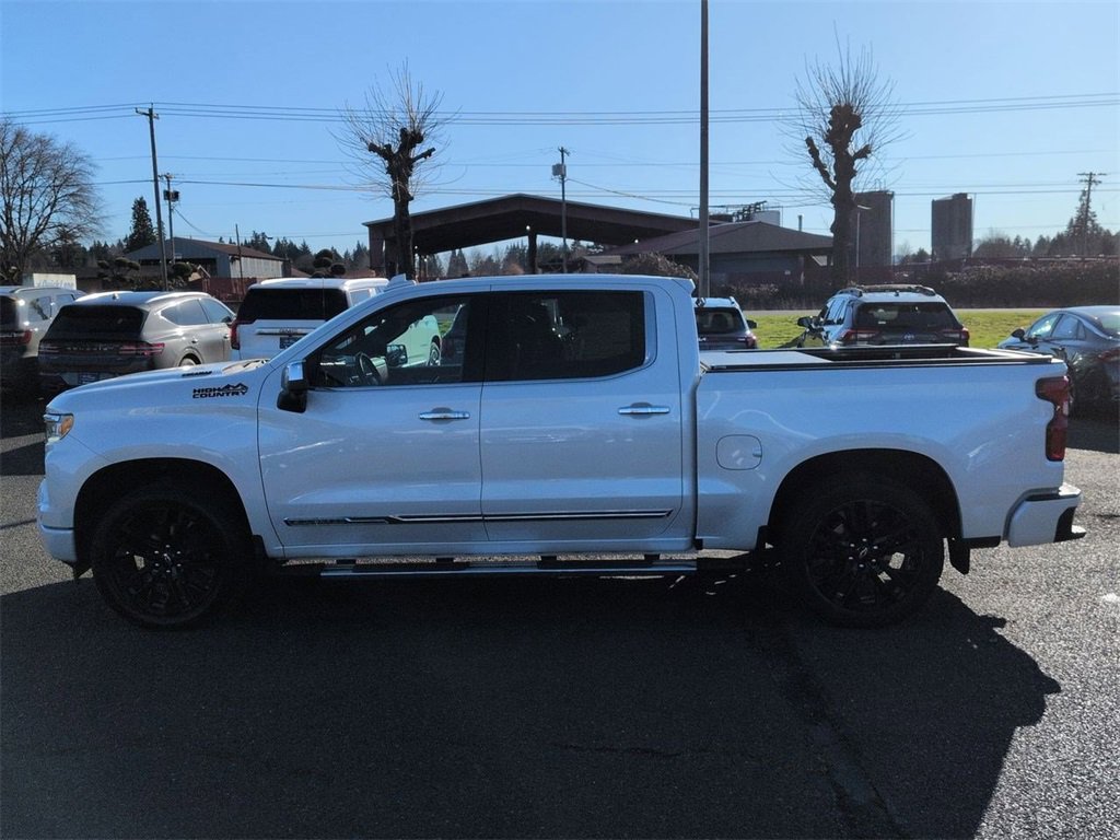 Used 2024 Chevrolet Silverado 1500 High Country w/ High Country Premium Package image 2