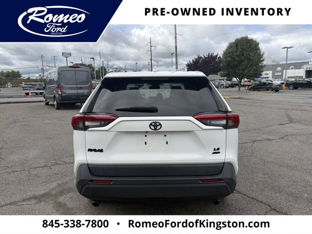 Used 2022 Toyota RAV4 LE AWD/4WD image 6