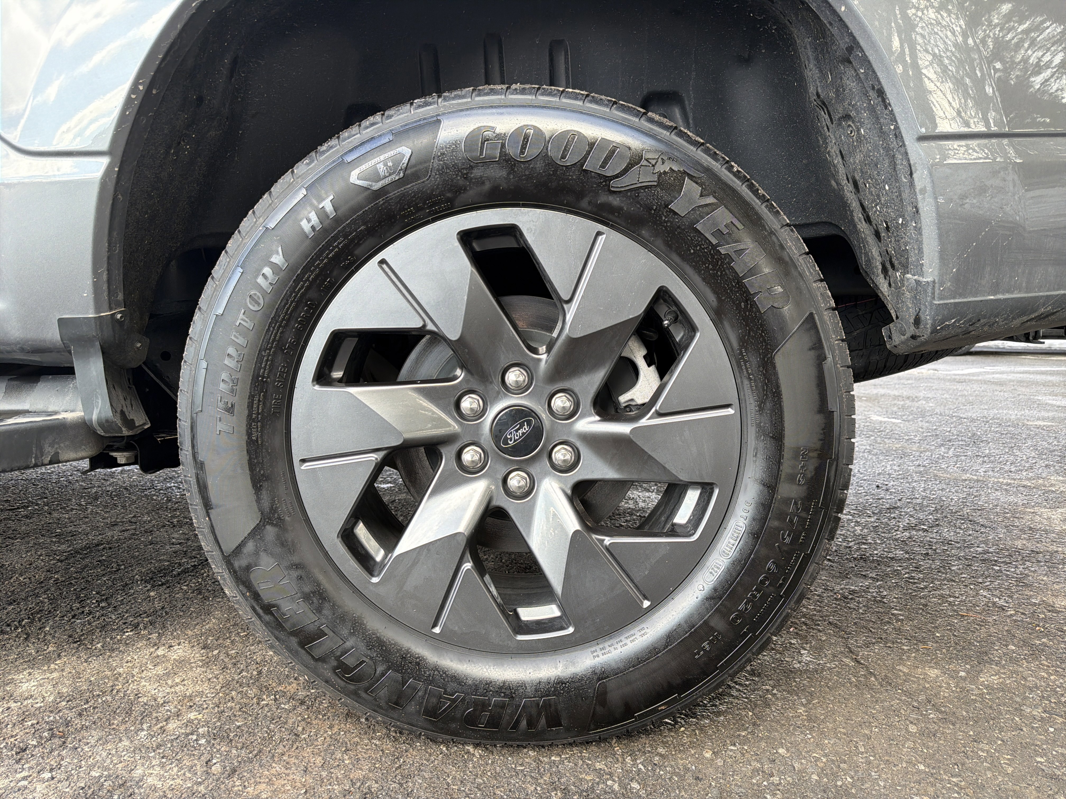 Certified 2024 Ford F150 Lightning Lariat image 37