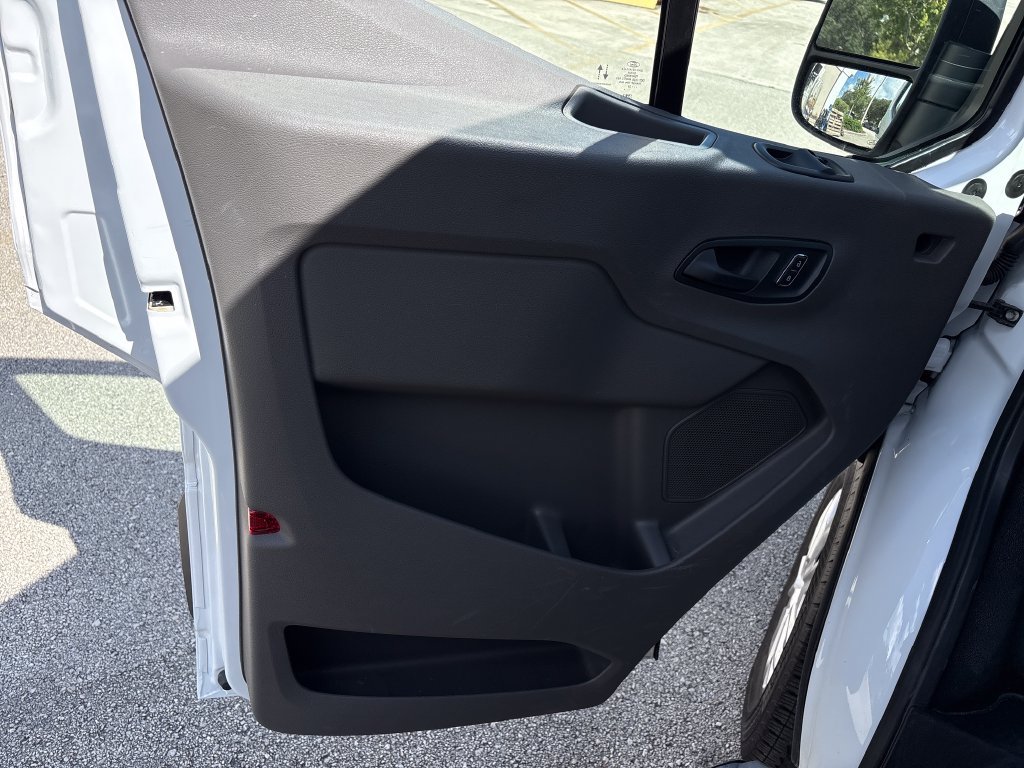 Certified 2025 Ford Transit 250 Low Roof w/ Exterior Upgrade Package RWD image 27