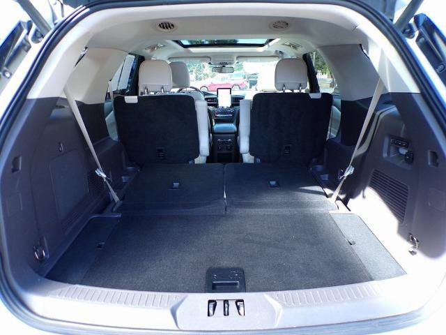 Certified 2020 Ford Explorer Platinum w/ Premium Technology Package image 9