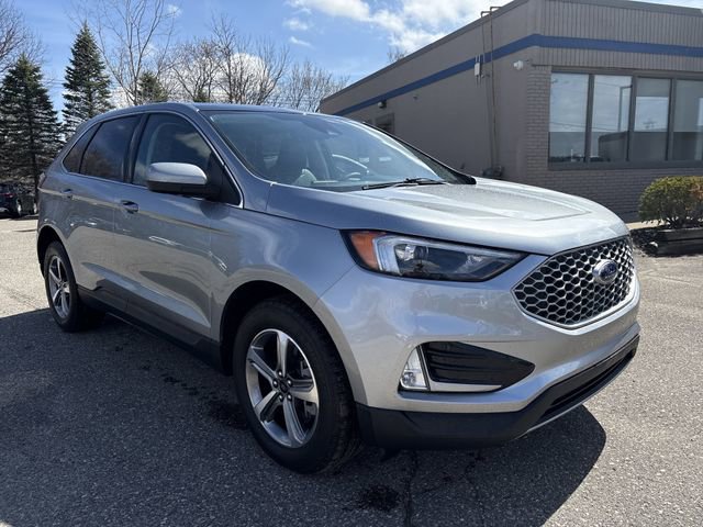 Certified 2024 Ford Edge SEL w/ Convenience Package image 2