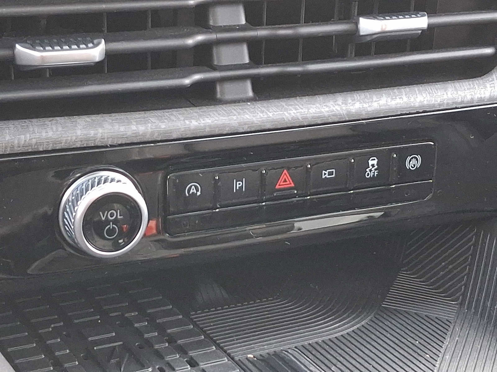 Certified 2025 Ford Explorer Platinum w/ LUX Leather Package image 16