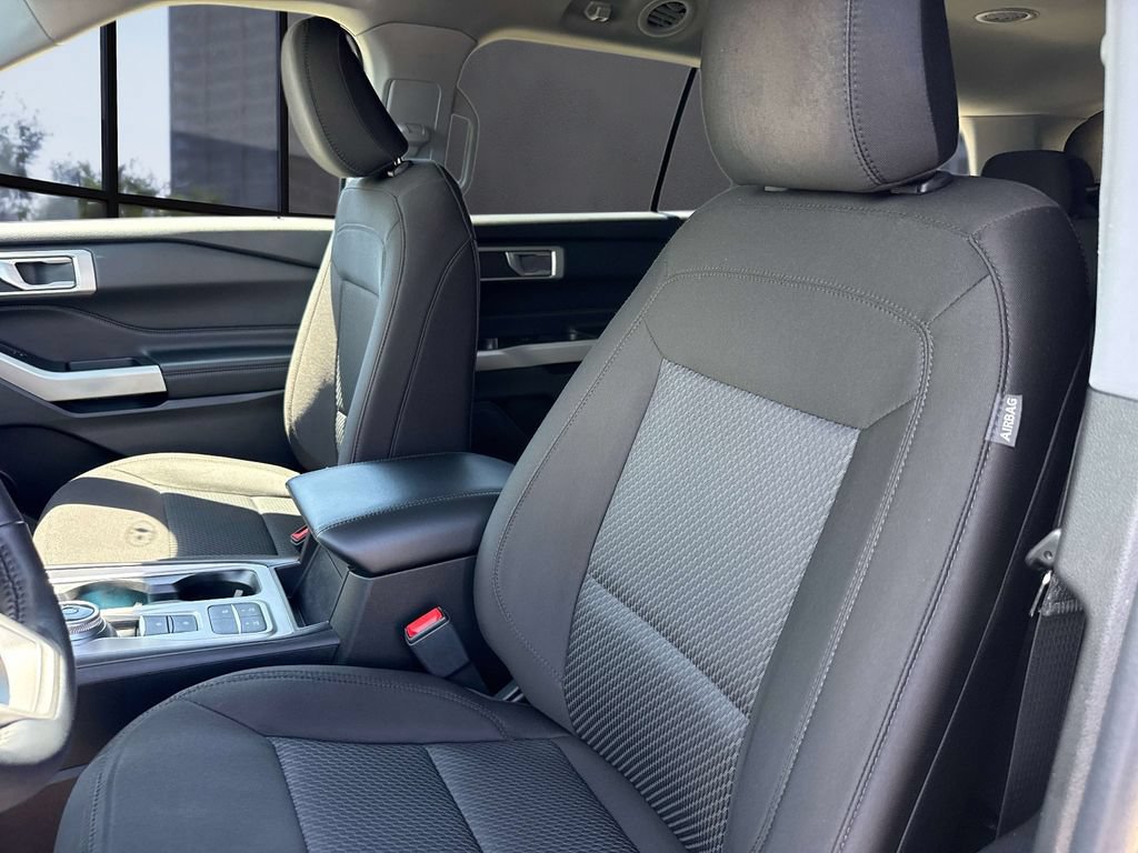 Certified 2023 Ford Explorer XLT RWD image 29