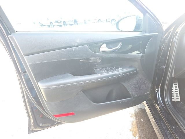 Used 2023 Kia Forte GT-Line w/ GT-Line Premium Package image 24