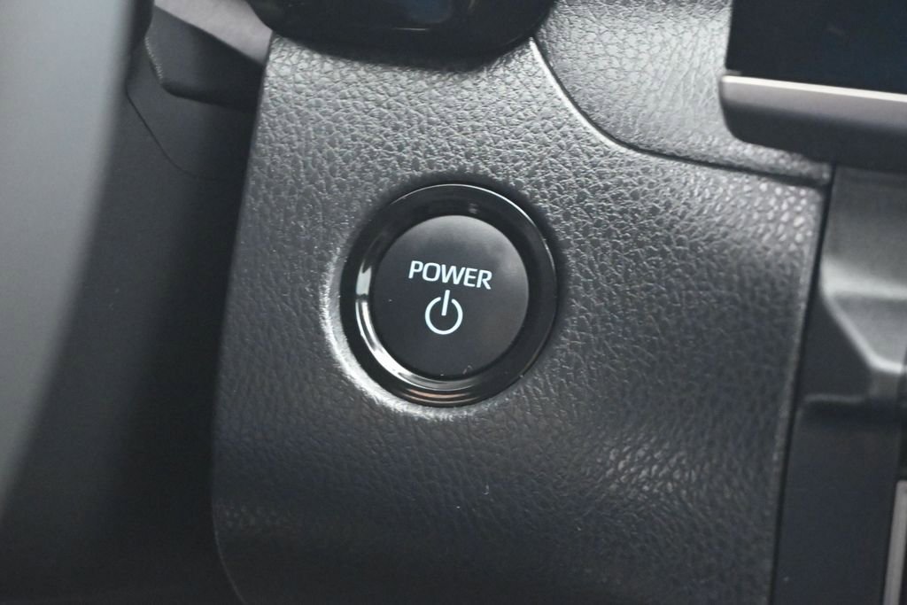 Used 2025 Toyota Camry SE w/ Convenience Package FWD image 14