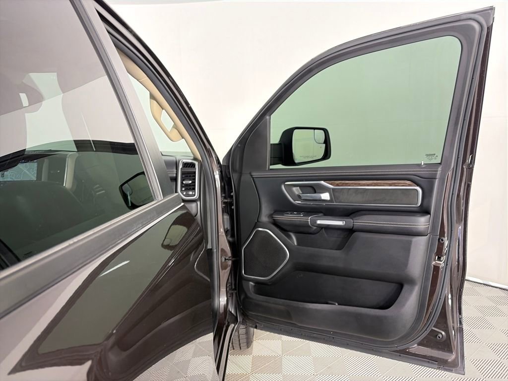 Used 2019 RAM 1500 Laramie image 31
