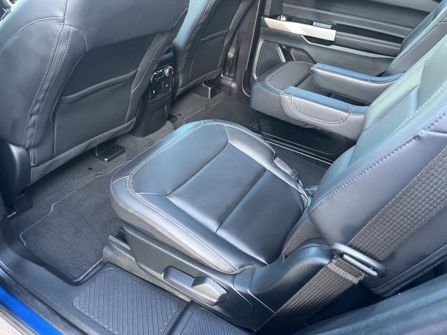 Certified 2022 Ford Explorer XLT w/ Equipment Group 202A image 23