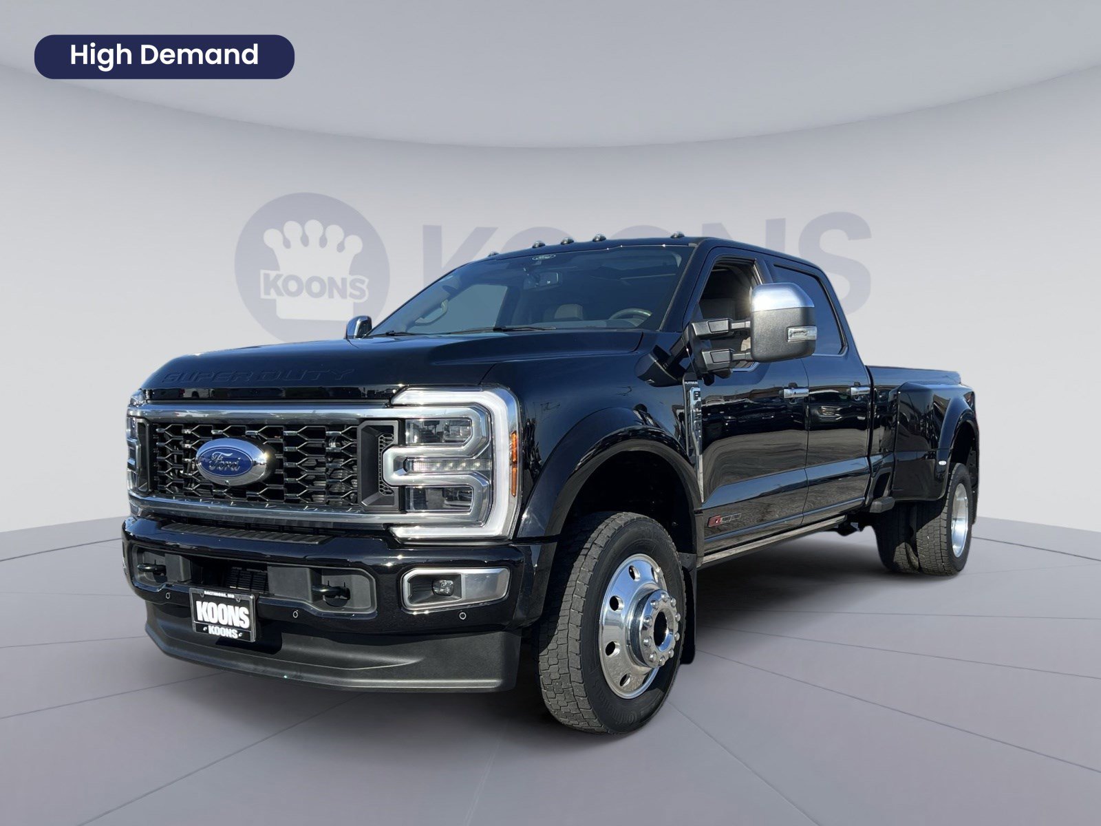 Certified 2025 Ford F450 Platinum w/ Platinum Plus Package AWD/4WD image 1