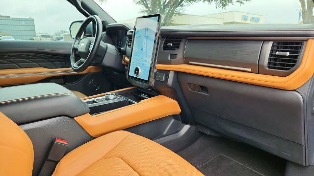 Certified 2023 Ford Expedition Platinum image 39