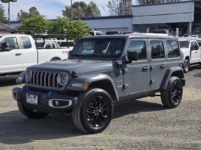 Used 2024 Jeep Wrangler Unlimited Sahara AWD/4WD image 8