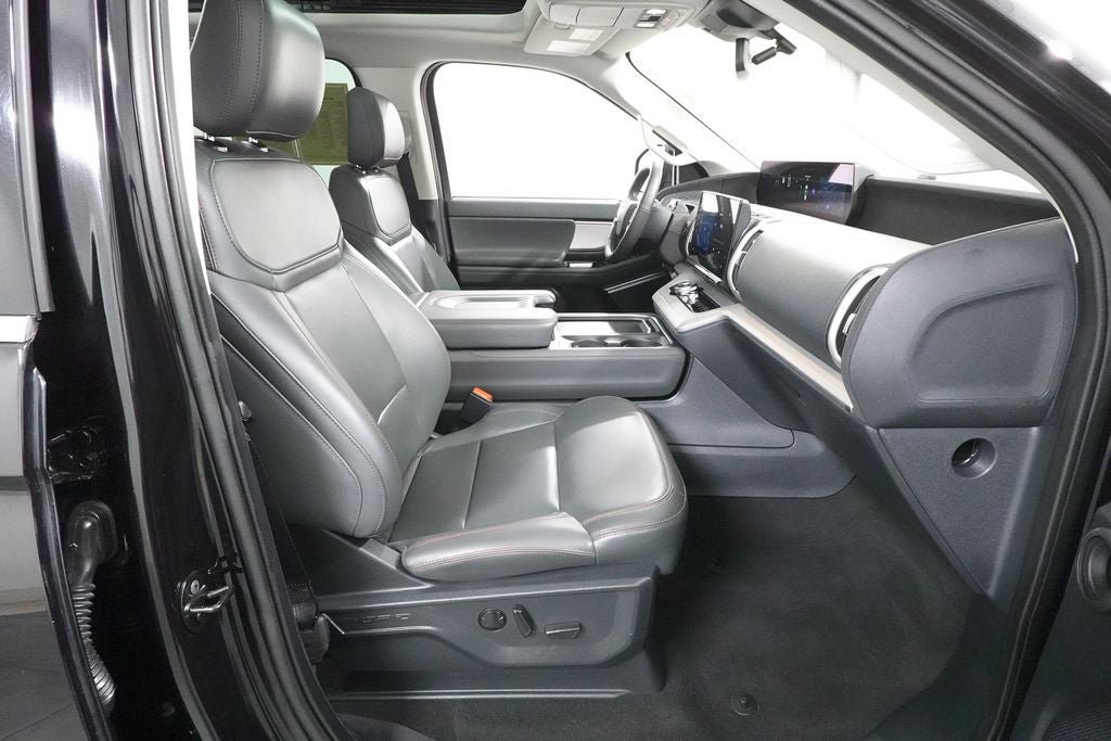 Certified 2025 Ford Expedition Active AWD/4WD image 35