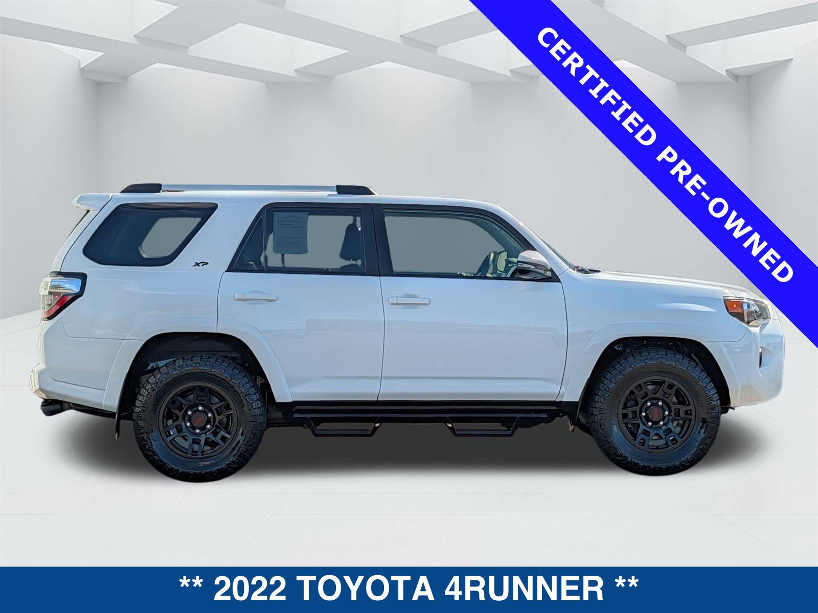 Used 2022 Toyota 4Runner SR5 Premium w/ Moonroof Package RWD image 4