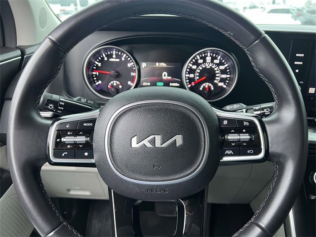 Used 2024 Kia Carnival LX image 15