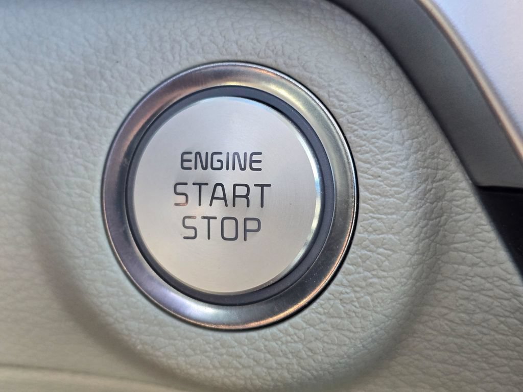 Used 2025 Kia Telluride S FWD image 21