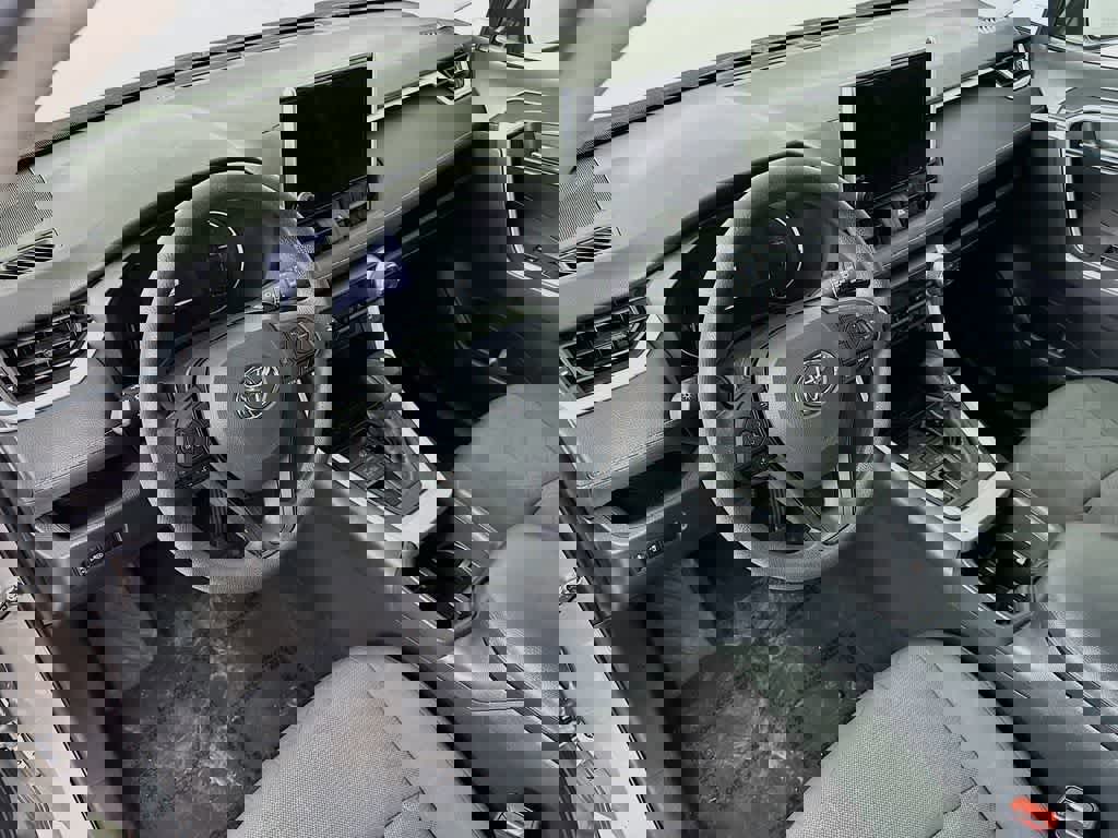 Used 2024 Toyota RAV4 XLE image 9