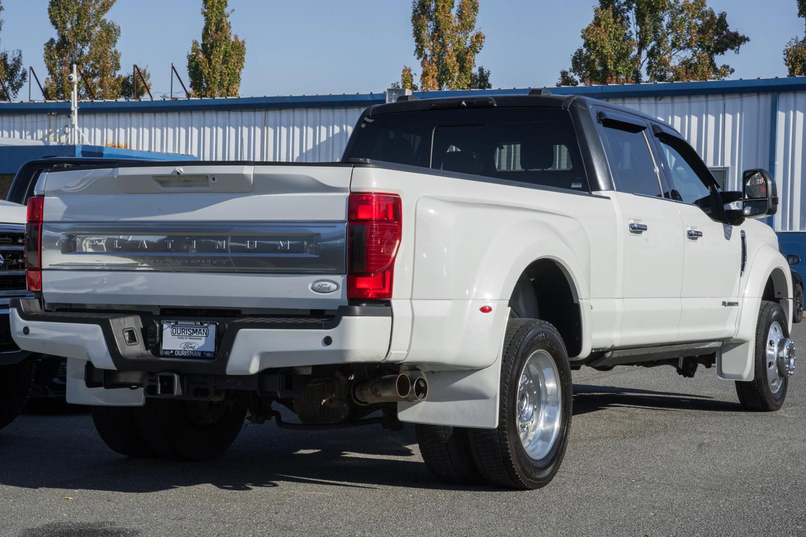 Certified 2022 Ford F450 Platinum w/ FX4 Off-Road Package image 3