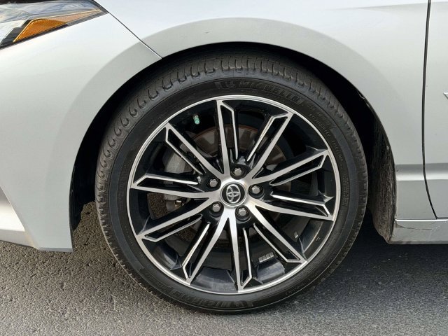Used 2019 Toyota Avalon XSE w/ All Weather Liner Package FWD image 9