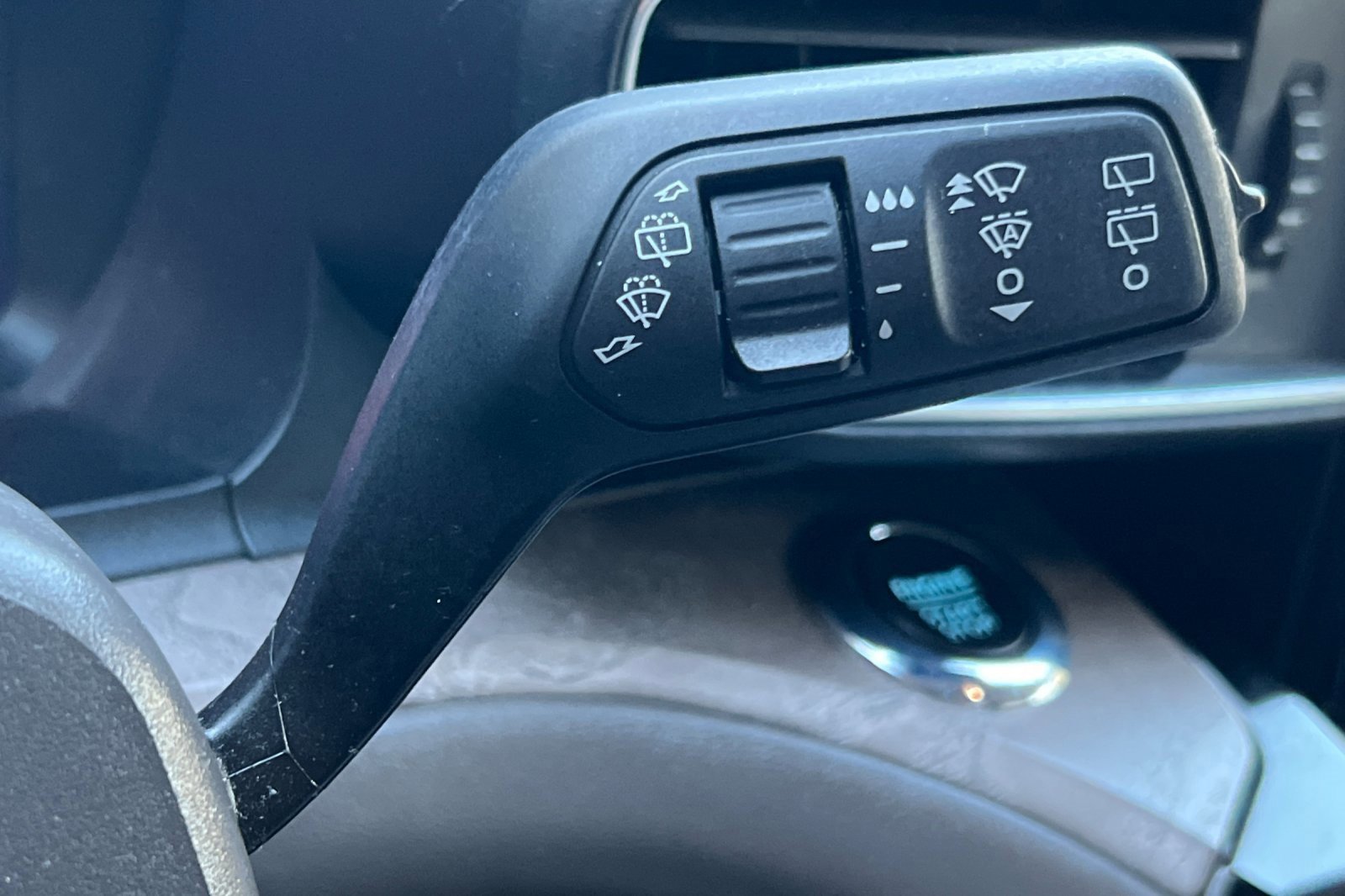 Certified 2022 Ford Explorer Platinum w/ Equipment Group 601A image 40