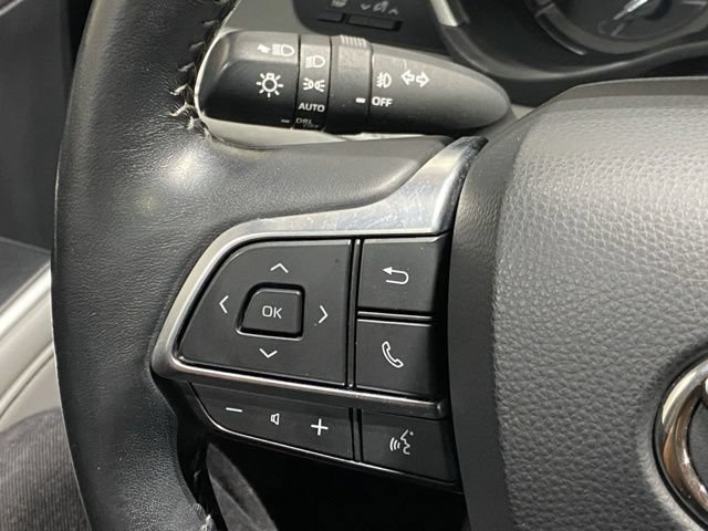 Used 2021 Toyota Highlander XLE AWD/4WD image 35