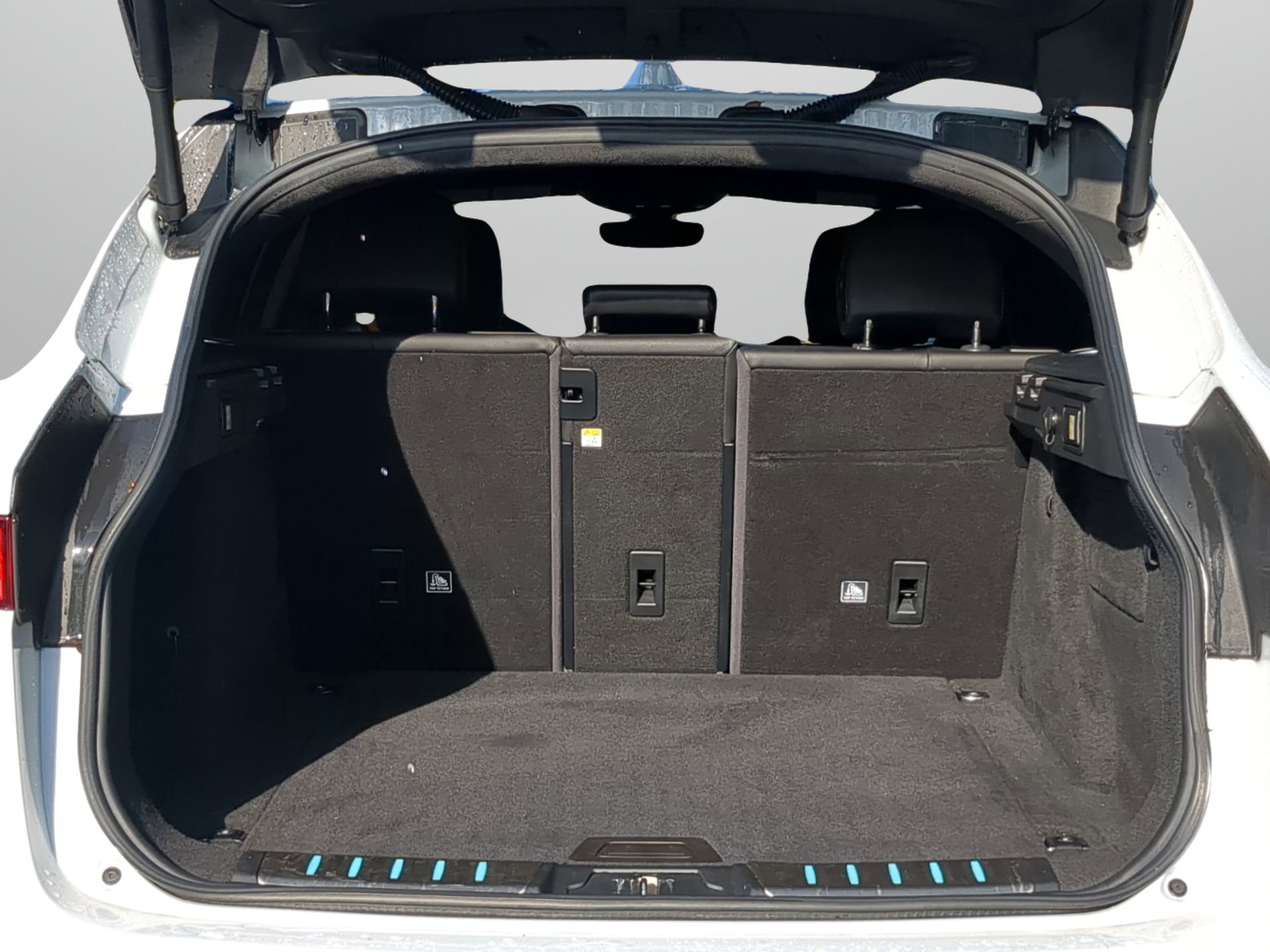 Used 2019 Jaguar F-PACE S image 38