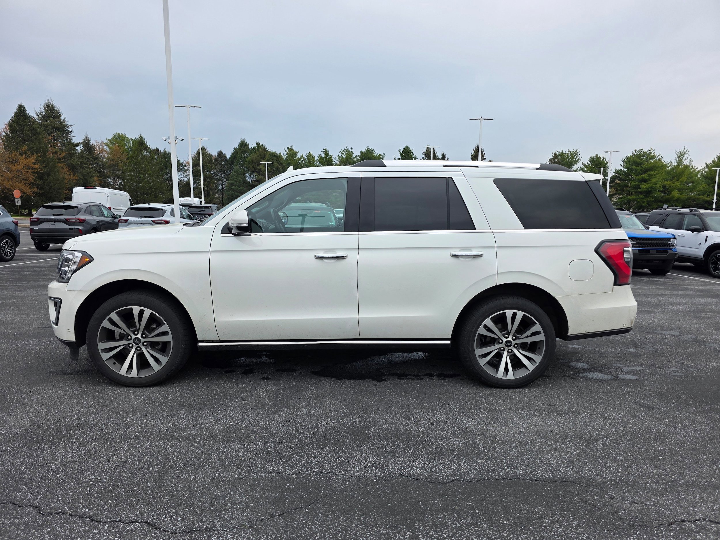 Certified 2021 Ford Expedition Limited AWD/4WD image 4