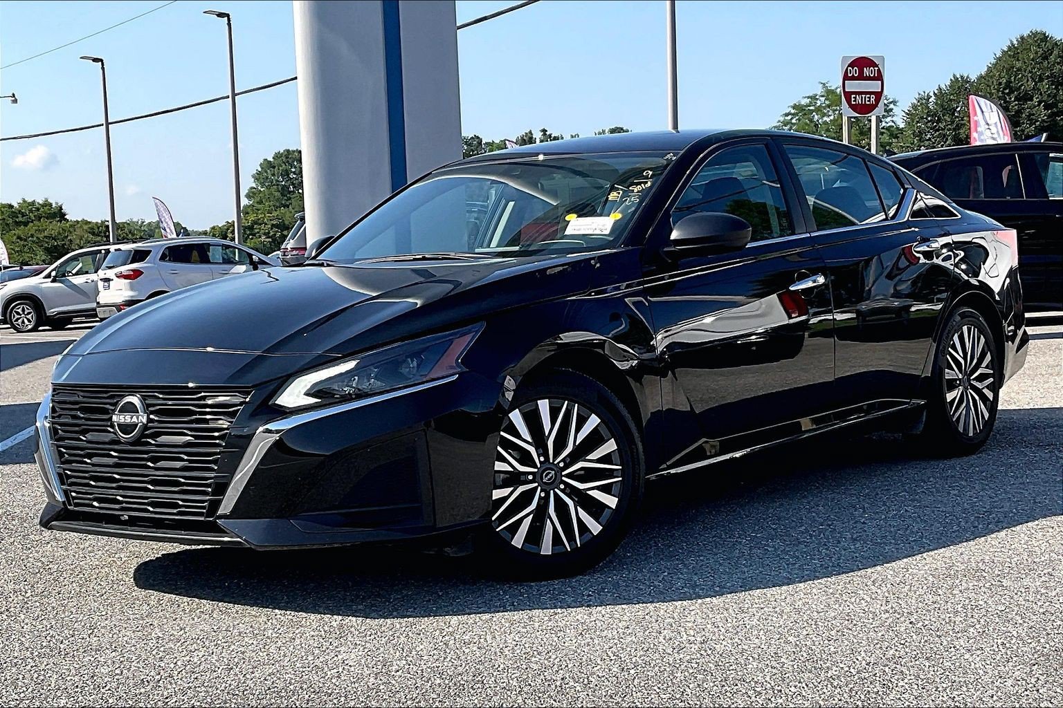 Used 2025 Nissan Altima 2.5 SV FWD image 3