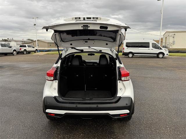 Used 2020 Nissan Kicks SR w/ SR Premium Package image 5