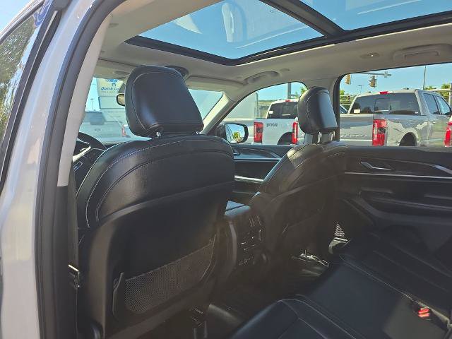 Used 2023 Jeep Grand Cherokee Limited AWD/4WD image 18