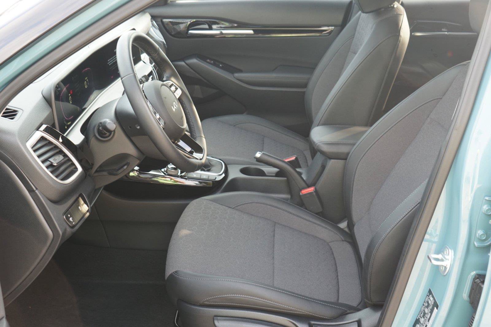 Used 2025 Kia Seltos S AWD/4WD image 10