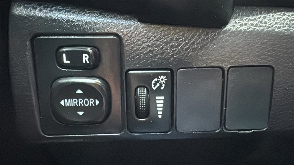 Used 2017 Toyota Corolla SE image 17