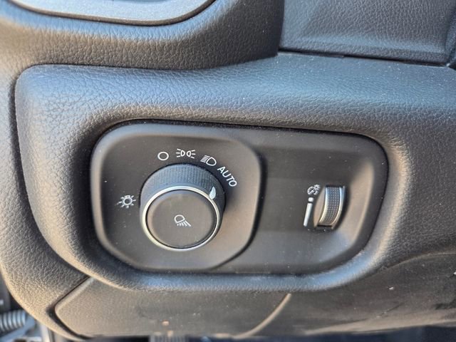 Used 2024 RAM 3500 Tradesman w/ Chrome Appearance Group image 21