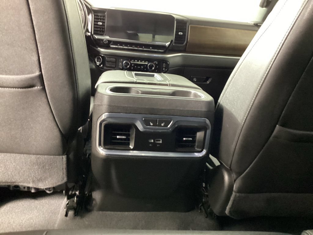 Used 2022 Chevrolet Silverado 1500 High Country w/ High Country Premium Package AWD/4WD image 32