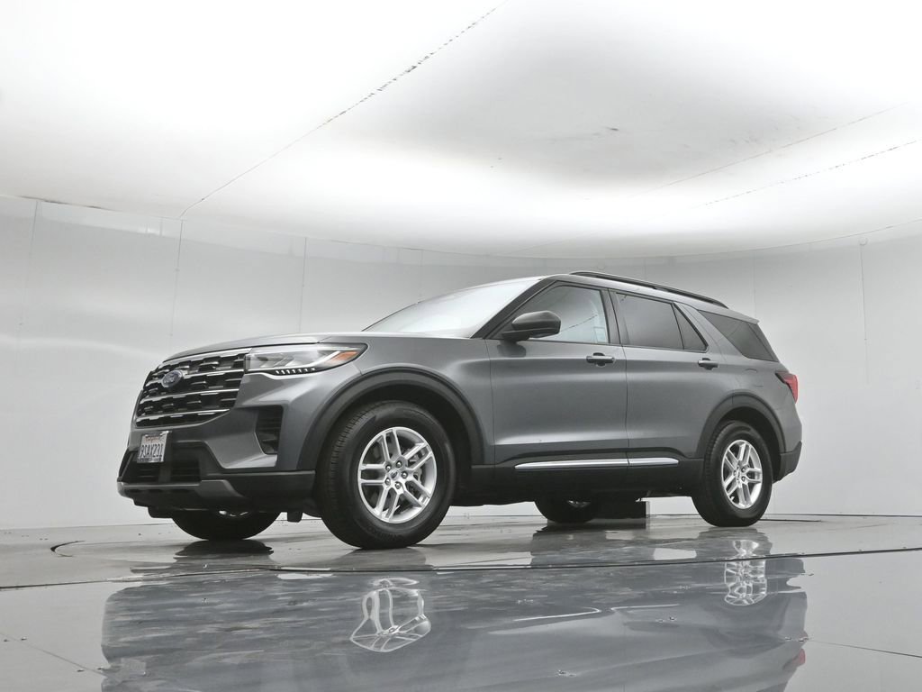 Certified 2025 Ford Explorer Active RWD image 48