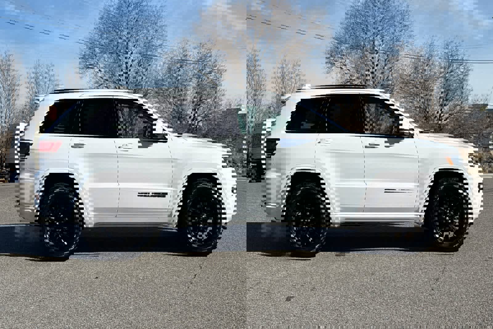 Used 2020 Jeep Grand Cherokee Altitude image 6