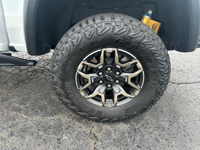 Used 2023 Chevrolet Colorado ZR2 w/ ZR2 Convenience Package III AWD/4WD image 14