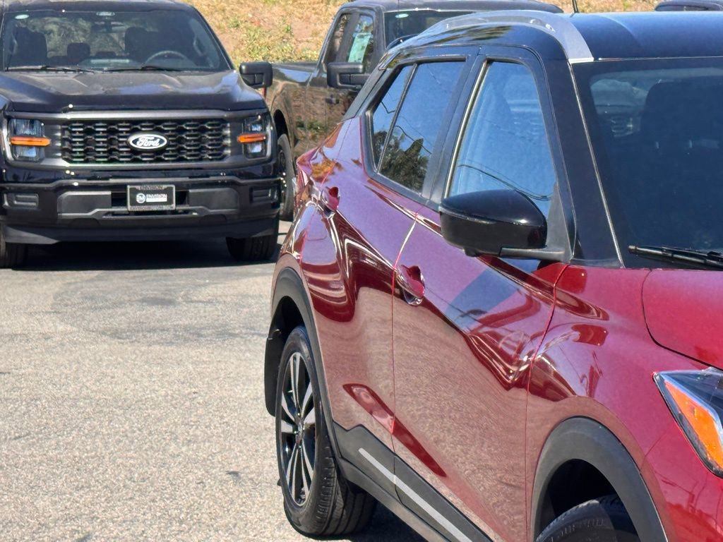 Used 2019 Nissan Kicks SR image 5