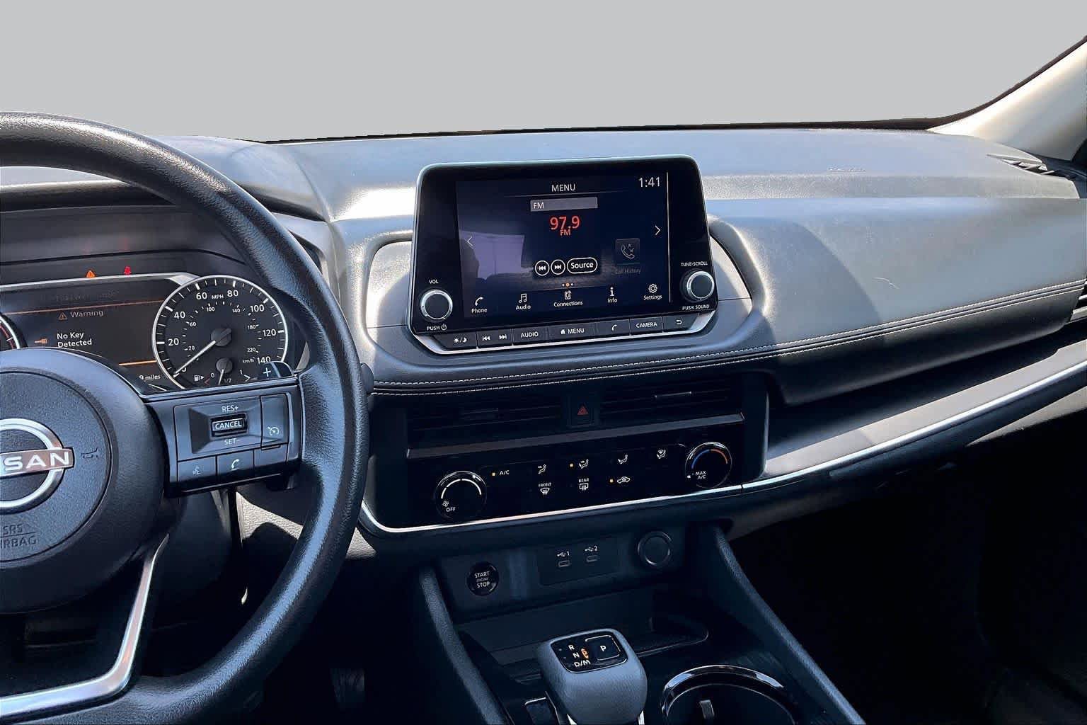 Used 2024 Nissan Rogue S AWD/4WD image 7