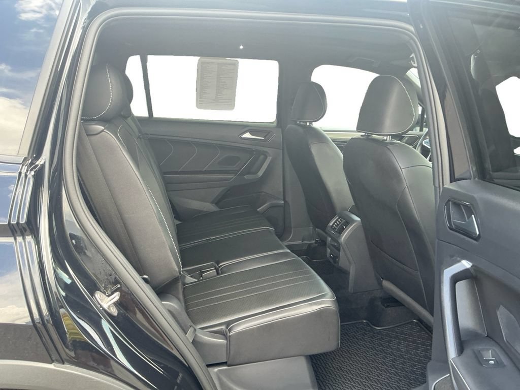 Used 2023 Volkswagen Tiguan SE R-Line FWD image 23