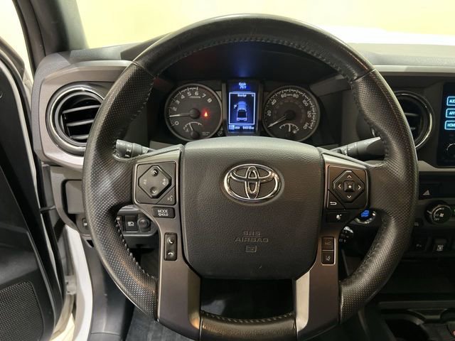 Used 2019 Toyota Tacoma TRD Sport w/ Technology Package AWD/4WD image 10