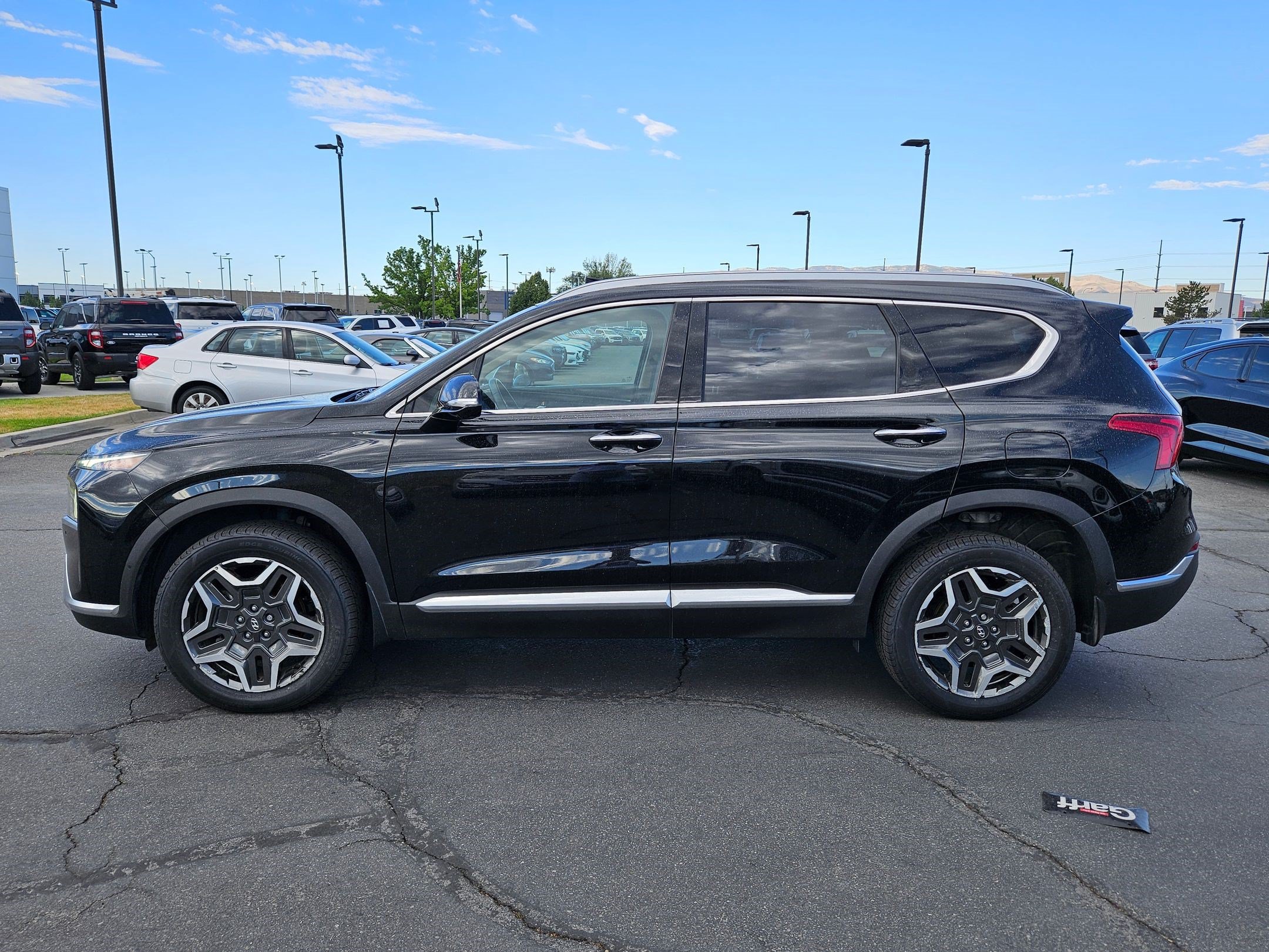 Used 2023 Hyundai Santa Fe Limited w/ Cargo Package AWD/4WD image 9