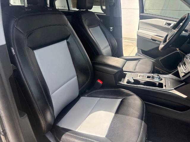 Certified 2023 Ford Explorer XLT w/ Equipment Group 202A RWD image 32