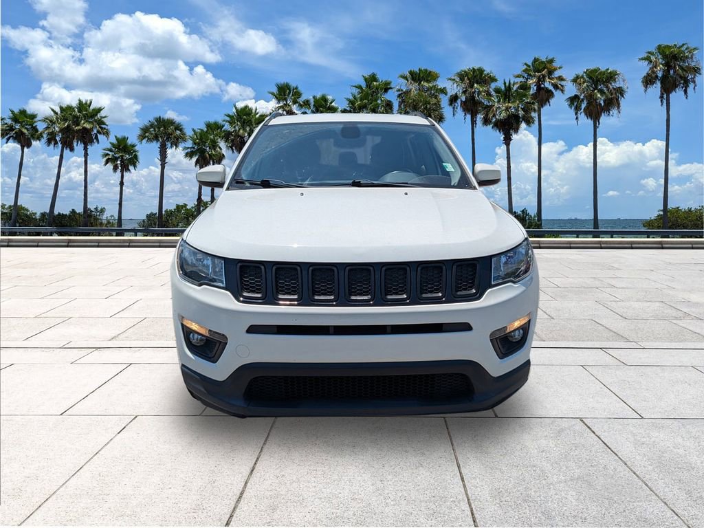 Used 2018 Jeep Compass Latitude FWD image 2