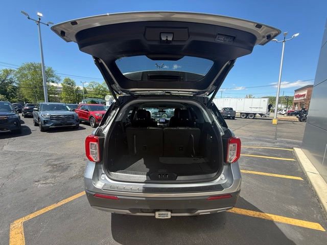 Certified 2022 Ford Explorer XLT w/ Equipment Group 202A AWD/4WD image 7