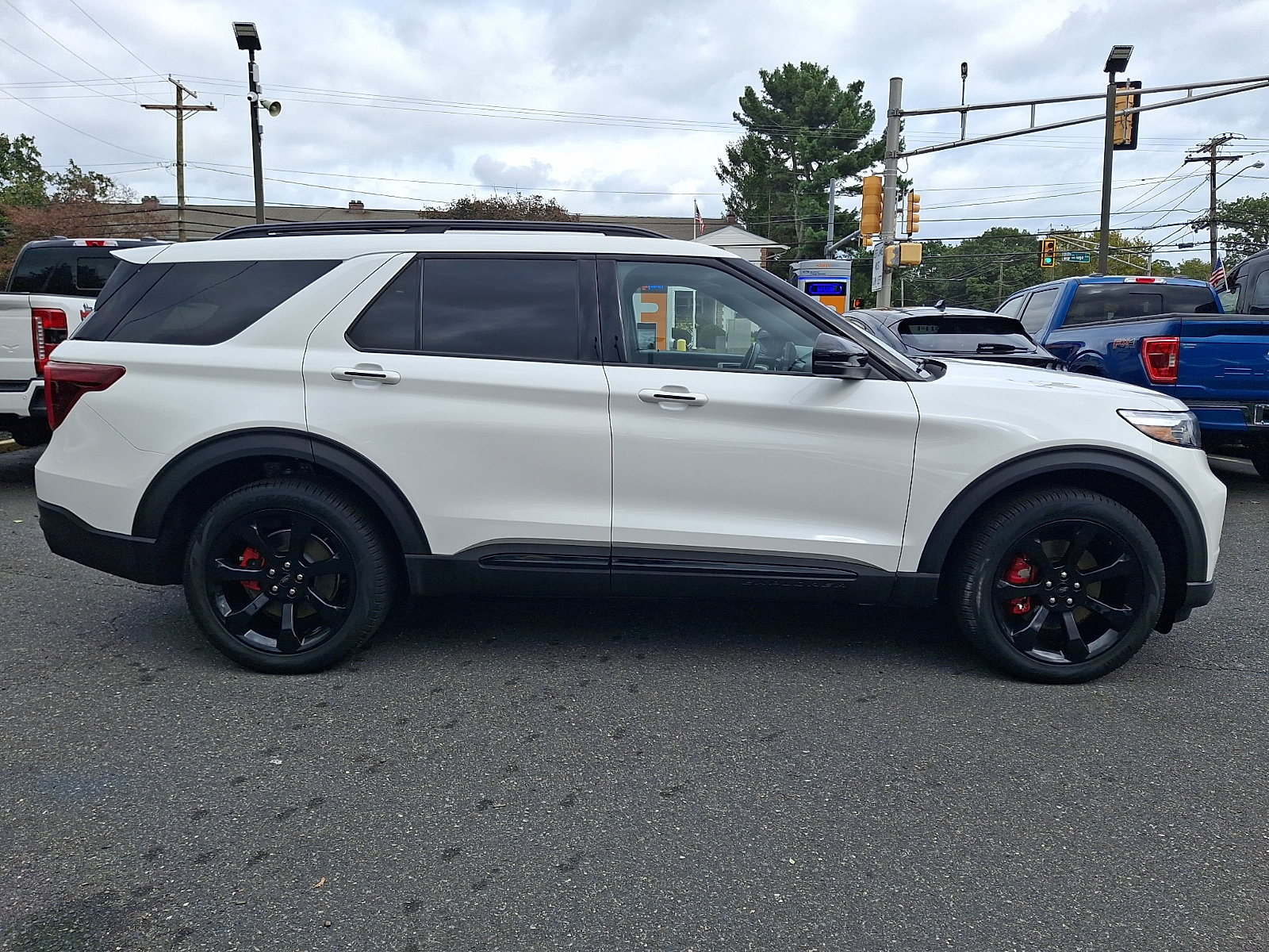 Certified 2024 Ford Explorer ST w/ Equipment Group 401A AWD/4WD image 12