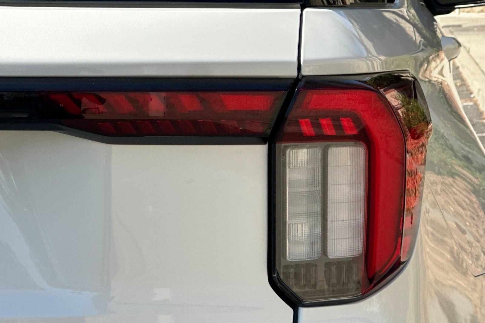 Certified 2025 Ford Explorer Active RWD image 52