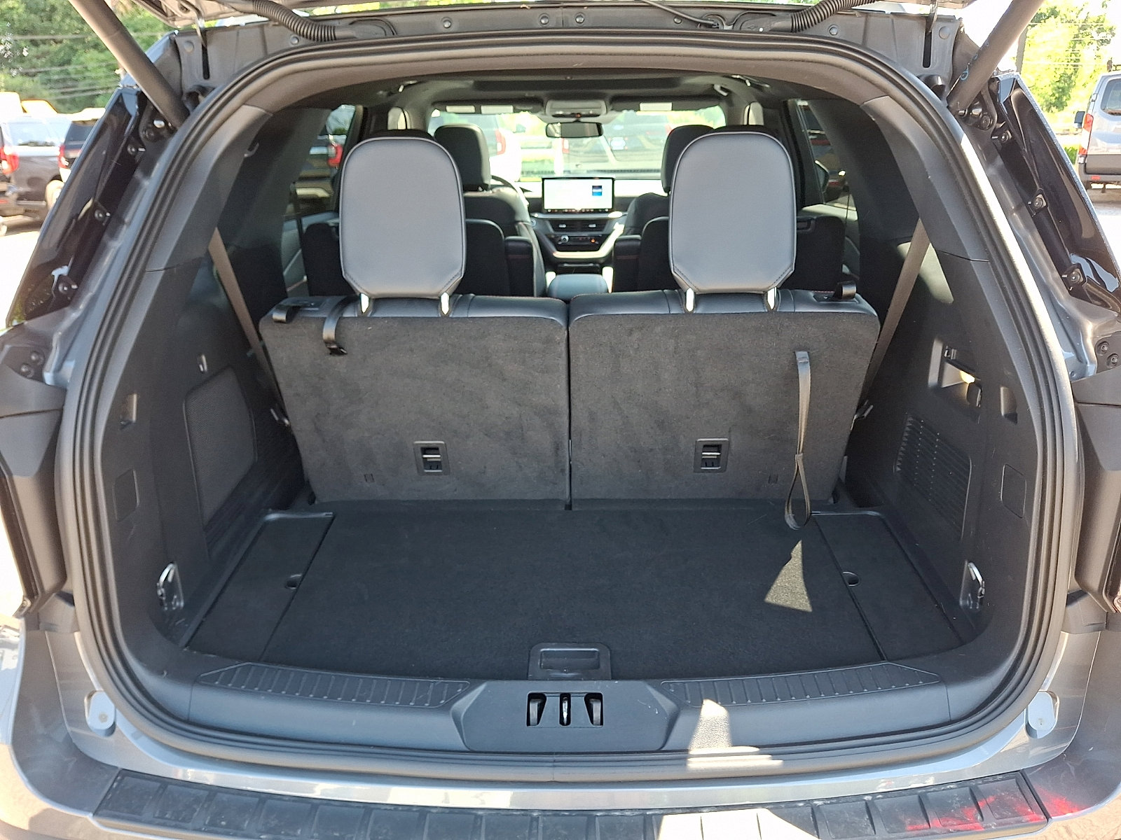 Certified 2025 Ford Explorer ST-Line w/ Premium Package AWD/4WD image 33