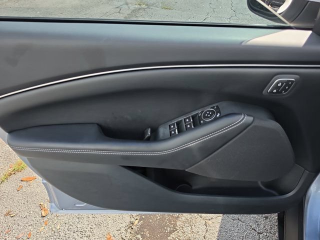 Certified 2022 Ford Mustang Mach-E Select w/ Comfort/Technology Package RWD image 19
