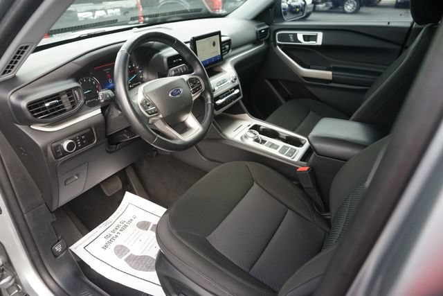 Certified 2022 Ford Explorer XLT RWD image 8