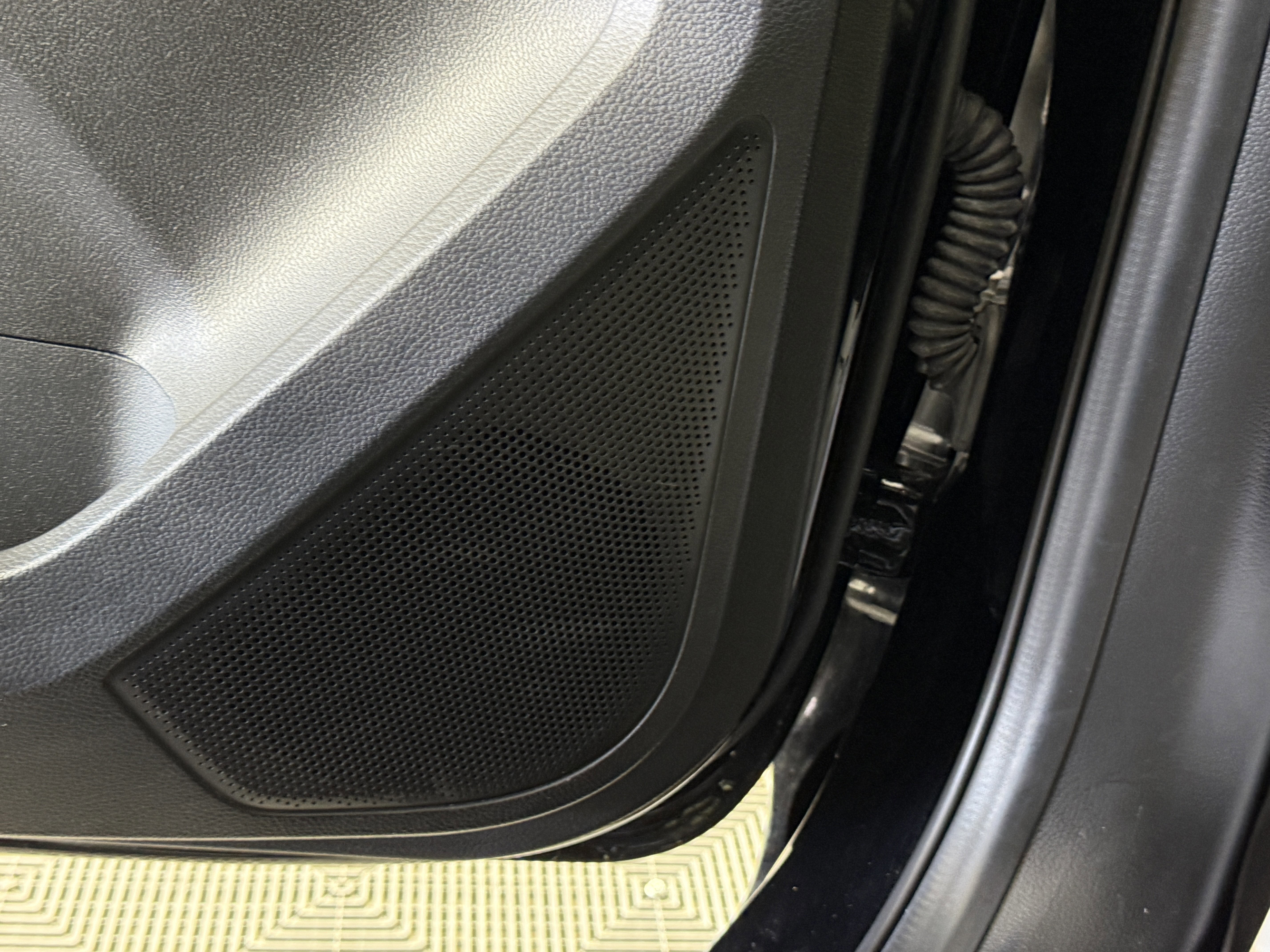 Certified 2022 Ford Ranger Lariat w/ Tremor Off-Road Package image 17